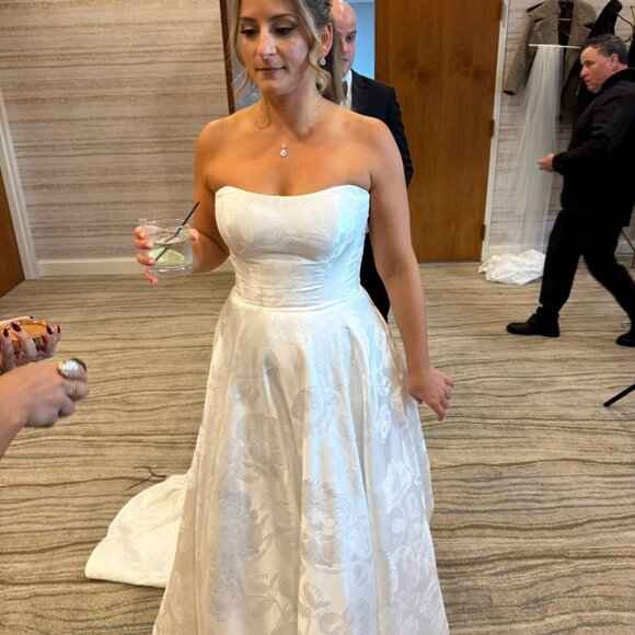 Justin Alexander Wedding Gown - Ivory - Picture 11 of 14